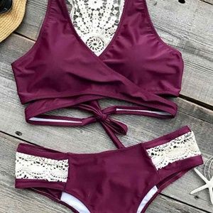 Unworn maroon bikini (M)